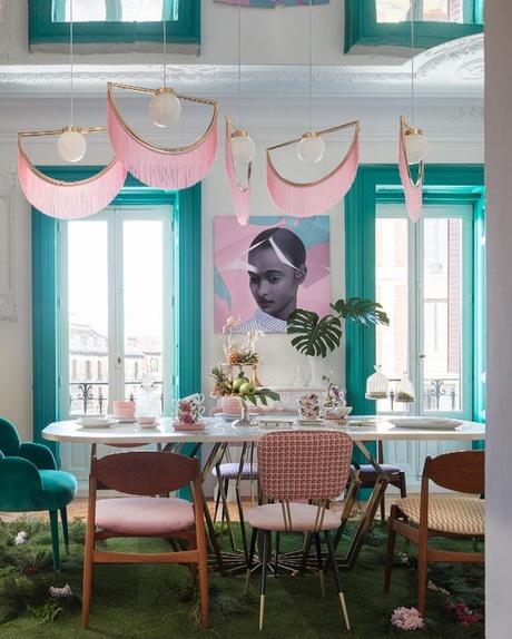 deco a frange salon rose turquoise bleu blog décoration intérieure