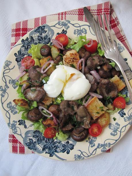 Salade de gésiers aux champignons & à l'oeuf cassé