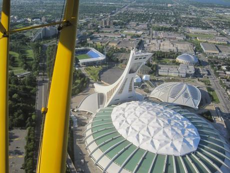 Le 4ième anniversaire des Éditions Dédicaces a obtenu un franc succès au sommet de la Tour olympique de Montréal