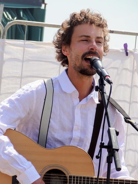 Le vent s'en mêle ( Emmanuelle Le Diuzet et Cyril Macé ) à la Fête au Village du Faouët le 30 juin 2018