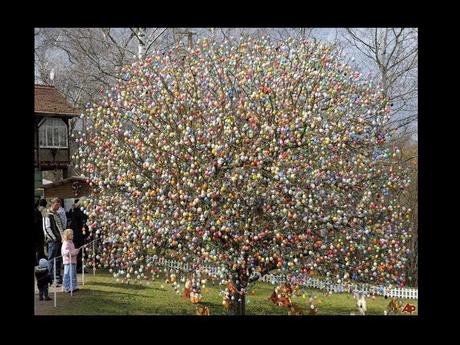 Divers - Les Oeufs de Pâques dans le monde - 3