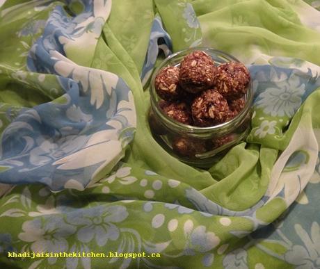 BOULES D’ÉNERGIE / ENERGY BALLS / BOLAS ENERGÉTICAS / كرات الطاقة BOULES D’ÉNERGIE / ENERGY BALLS / BOLAS ENERGÉTICAS / كرات الطاقة