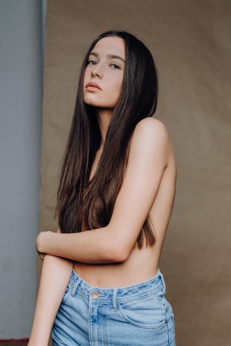 Look At Me Now : Nastya par Andy Go (exclusif) Look At Me Now : Nastya par Andy Go (exclusif)