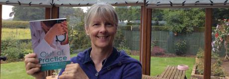 Le médecin et auteure britannique Carol Margaret Tetlow a écrit un témoignage fort intéressant au sujet des Editions Dédicaces