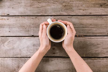 Le café fait-il maigrir ou grossir? Apprenez les résultats des études cliniques.