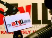 L’animateur Edward Tyll parlé Éditions Dédicaces l’émission radiophonique Show, États-Unis