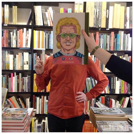 #bookface l’hilarante série de clichés de la librairie Mollat