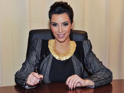 Kim Kardashian a gagné 500.000 $ avec un seul post Instagram, c’est plus que le salaire annuel d’un chef d’État