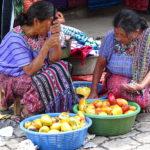 À la découverte du lac Atitlán au Guatemala lac Atitlán marché Santiago dames