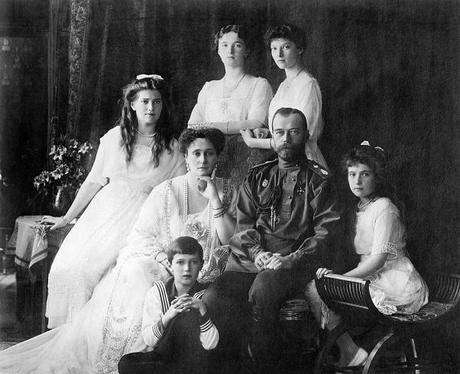 Nicolas II et les bolcheviks : massacre familial