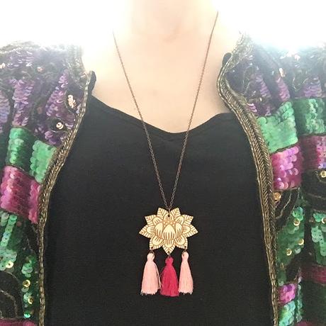 Nouvelle collection : overdose de perles et pompons ! https://www.etsy.com/shop/lesfollesmarquises?ref=l2-shopheader-name§ion_id=23561524