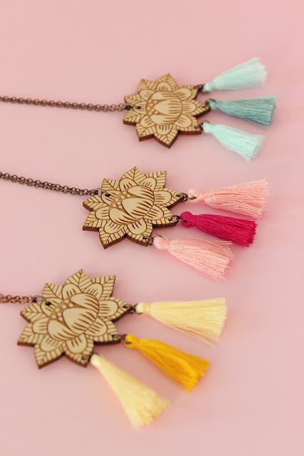 Nouvelle collection : overdose de perles et pompons ! https://www.etsy.com/shop/lesfollesmarquises?ref=l2-shopheader-name§ion_id=23561524