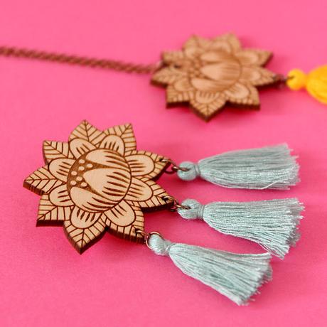 Nouvelle collection : overdose de perles et pompons ! https://www.etsy.com/shop/lesfollesmarquises?ref=l2-shopheader-name§ion_id=23561524