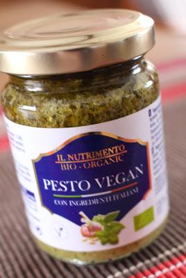 Pizza végétale au pesto, courgette et champignons pesto vert végétal