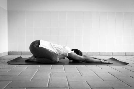 3 postures de yoga pour t’aider à déstresser 3 postures de yoga pour t’aider à déstresser