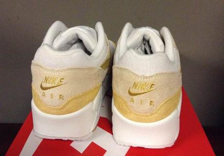 La Nike Air Max 1/90 Yellow WMNS en approche Air Max 1/90 Yellow WMNS