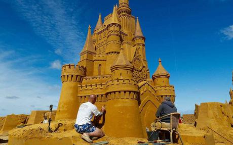Belgique : 150 sculptures de sable Disney à Ostende