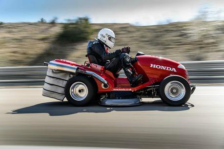 Honda veut tondre le gazon à 240 km/h