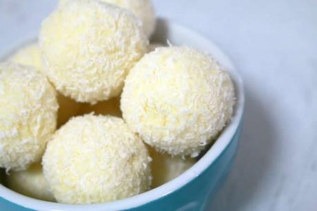Bouchées – boules de citron et noix de coco avec thermomix Bouchées – boules de citron et noix de coco avec thermomix