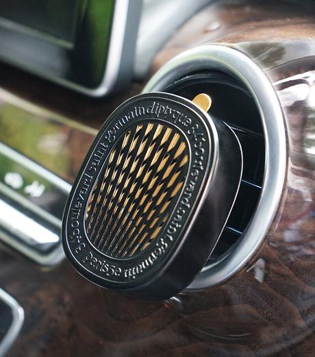 Un Air de Diptyque : Diffuseur de parfum pour voiture Un Air de Diptyque : Diffuseur de parfum pour voiture
