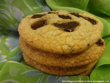 BISCUITS AUX MORCEAUX DE CHOCOLAT / CHOCOLATE CHUNK COOKIES / GALLETAS CON TROZOS DE CHOCOLATE / بيسكوي بالشوكولاطة BISCUITS AUX MORCEAUX DE CHOCOLAT / CHOCOLATE CHUNK COOKIES / GALLETAS CON TROZOS DE CHOCOLATE / بيسكوي بالشوكولاطة