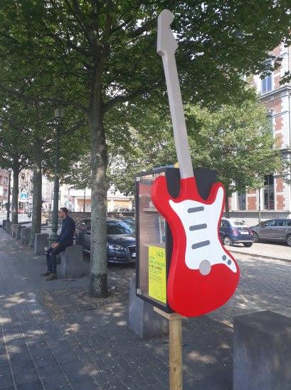 Encore des boîtes à livres!! More book boxes!!