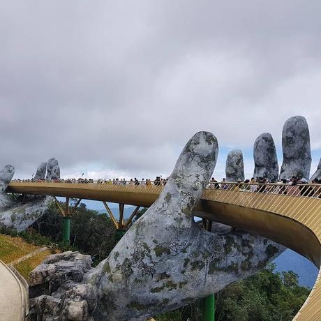 Vietnam : ce pont semble tout droit sorti du Seigneur des Anneaux