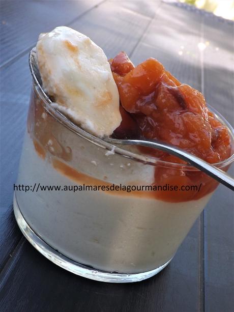 Mousse de fromage blanc et sa poêlée de pêches au miel d'acacias IG Bas Mousse de fromage blanc et sa poêlée de pêches au miel d'acacias IG Bas
