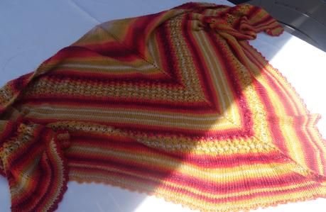 Châle de feu : terminé Châle de feu : terminé