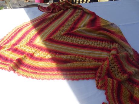 Châle de feu : terminé Châle de feu : terminé