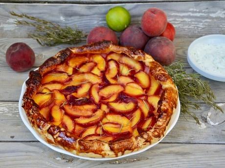 Tarte aux pêches, romarin et citron vert d'Ottolenghi