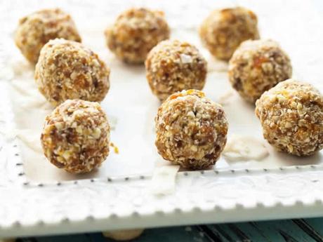 Energy boules amandes et dattes avec thermomix