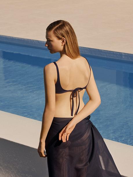 COS crée l’art du maillot de bain minimaliste COS crée l’art du maillot de bain minimaliste