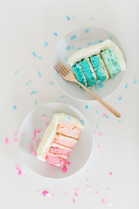 blog déco clemaroundthecorner gender reveal party cake gateau étages bleu rose