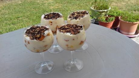 Tiramisu pêche-abricot à la fleur d'oranger Tiramisu pêche-abricot à la fleur d'oranger