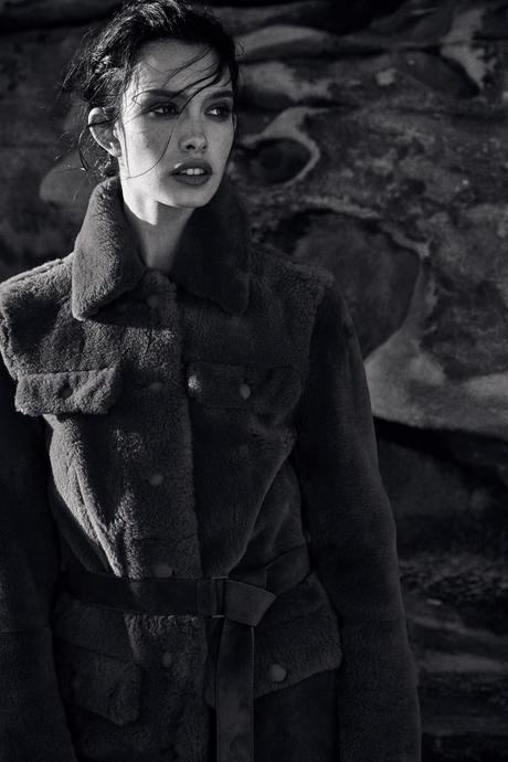 Zoe Barnard par Jeremy Choh Zoe Barnard par Jeremy Choh