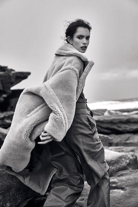 Zoe Barnard par Jeremy Choh Zoe Barnard par Jeremy Choh