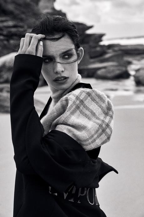 Zoe Barnard par Jeremy Choh Zoe Barnard par Jeremy Choh