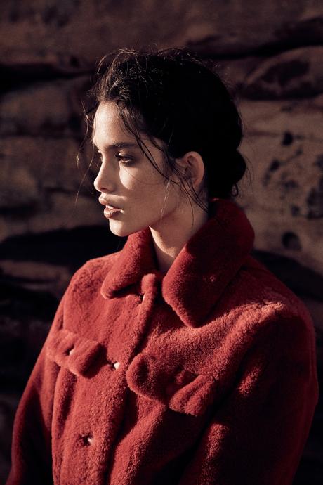 Zoe Barnard par Jeremy Choh Zoe Barnard par Jeremy Choh
