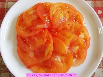 Salade de tomates aux bulbilles d'ail et aux graines de Persil (Vegan)
