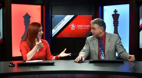 Le Streaming officiel commenté en anglais par Jennifer Shahade, Yasser Seirawan en studio et Maurice Ashley avec son fameux écran tactile Le Streaming officiel commenté en anglais par Jennifer Shahade, Yasser Seirawan en studio et Maurice Ashley avec son fameux écran tactile