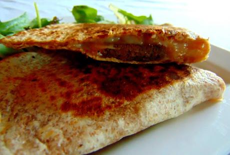 Quesadillas au seitan et frauxmage Gusta avec pommes de terre mex'