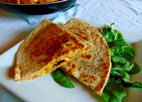 Quesadillas au seitan et frauxmage Gusta avec pommes de terre mex'