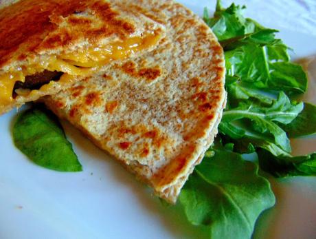Quesadillas au seitan et frauxmage Gusta avec pommes de terre mex'