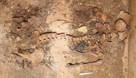 Une tombe intacte d'une ancienne femme noble mise au jour sur l'île de Sikinos dans les Cyclades