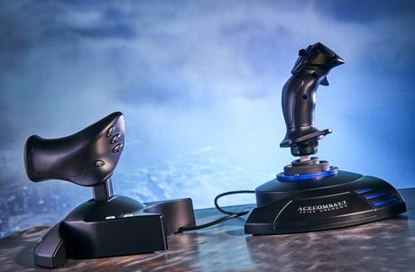 Thrustmaster annonce ses nouveaux joysticks pour Gamescom ! T.Flight Hotas 4 Ace Combat 7 Skies Unknown Edition thrustmaster