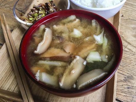 Misoshiru express – Soupe miso du jour ; fenouil et shiitake