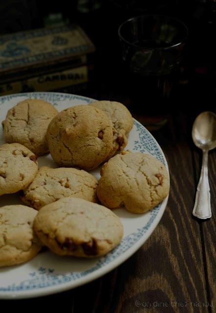 Cookies moelleux aux noix et pépites de chocolat  sans beurre , sans blé