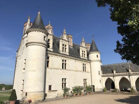 Carte postale d'Amboise côté château Carte postale d'Amboise côté château