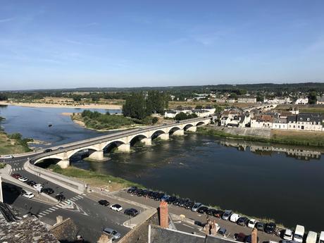 Carte postale d'Amboise côté château Carte postale d'Amboise côté château